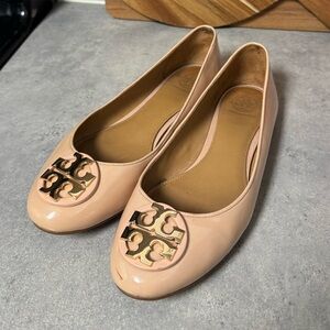 Tory Burch Claire Patent Leather Ballet Flat (Sand/Gold)
